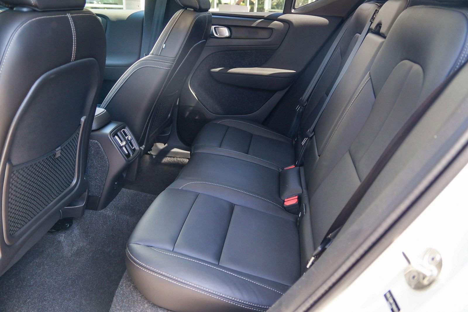 Used 2026 Volvo XC40 B5 Ultra image 19