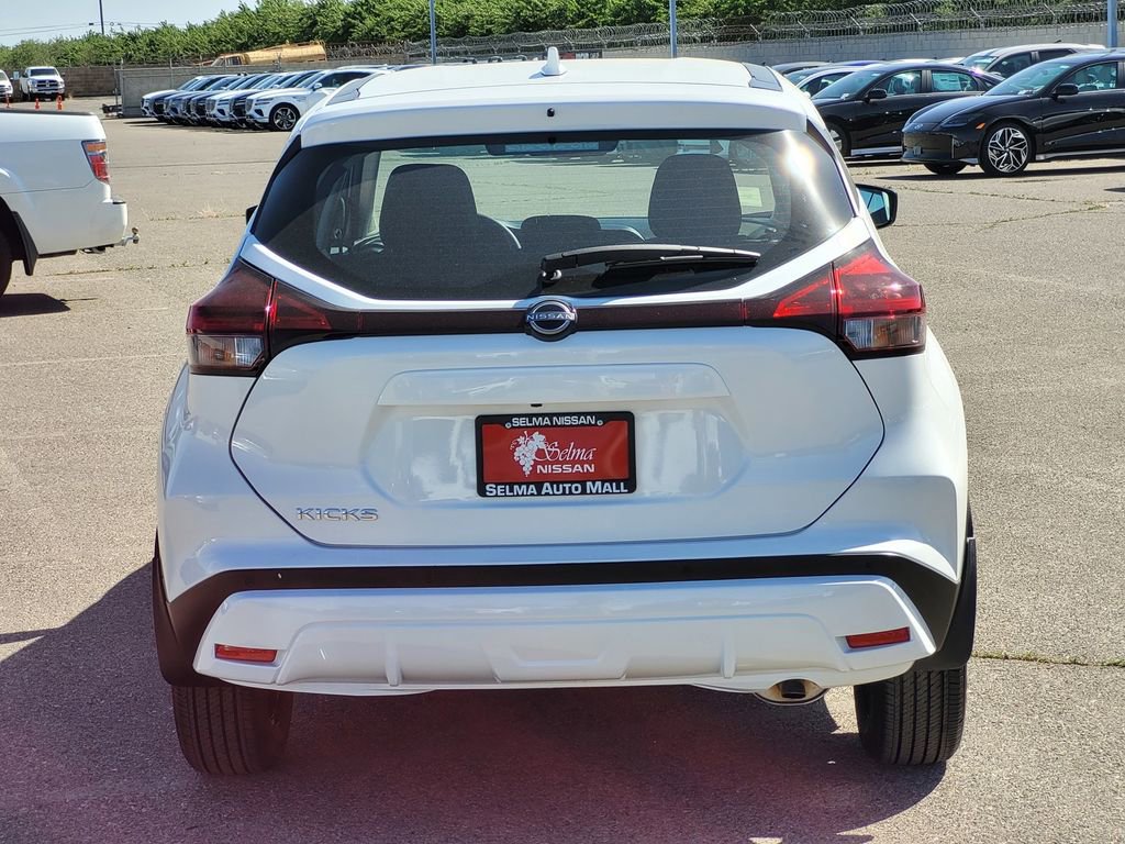 New 2025 Nissan Kicks Play S image 5