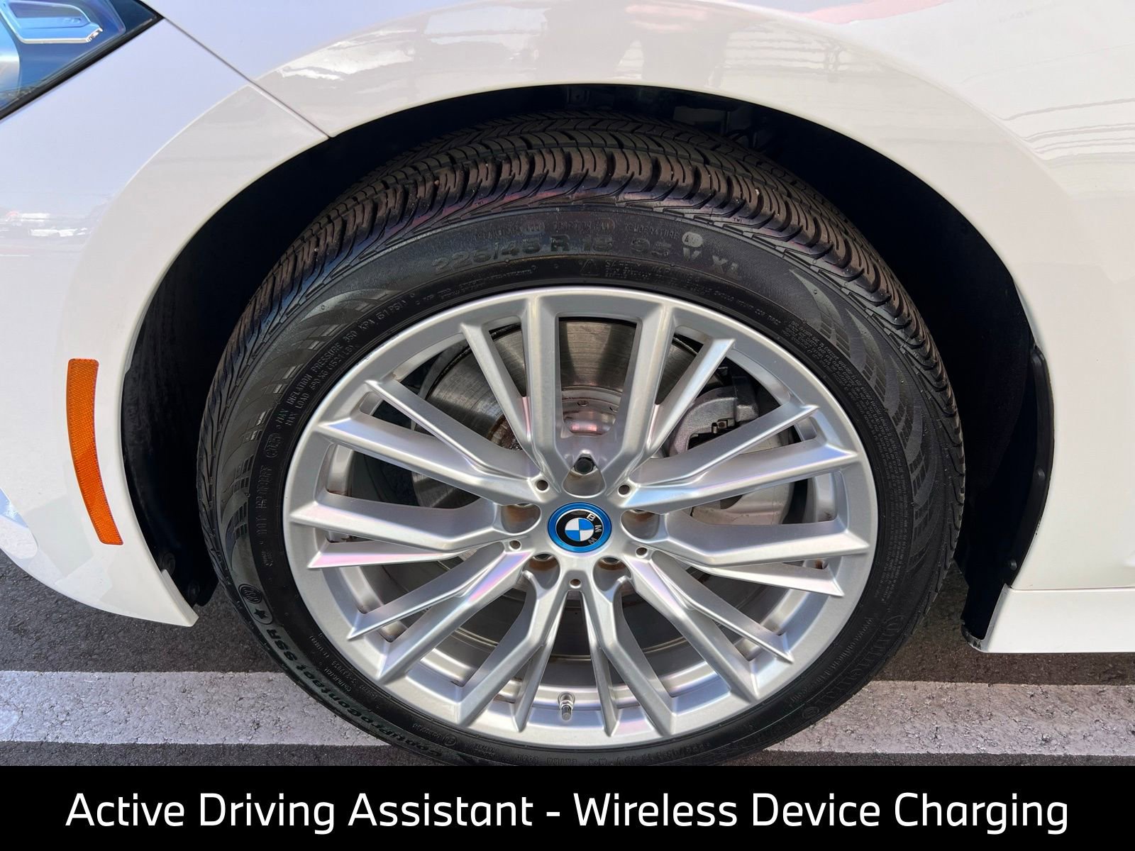 Used 2024 BMW 330e xDrive AWD/4WD image 17