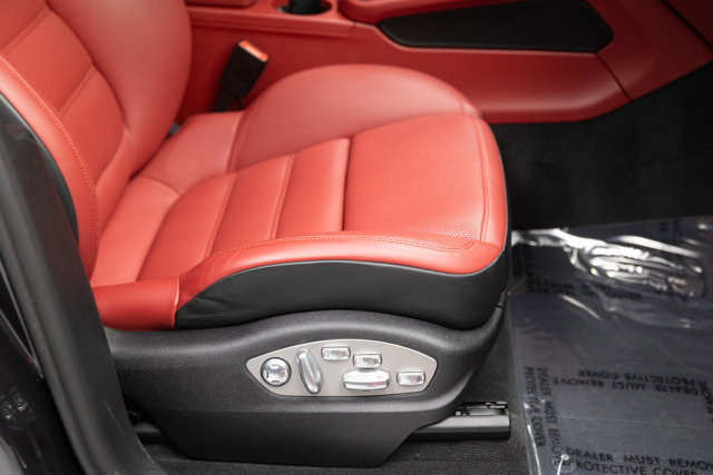 Used 2021 Porsche Macan Turbo w/ Premium Package Plus (PF0) AWD/4WD image 57