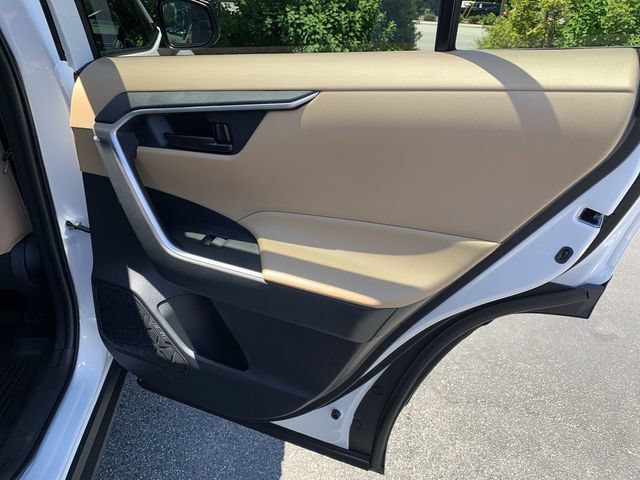 Certified 2025 Toyota RAV4 LE AWD/4WD image 11