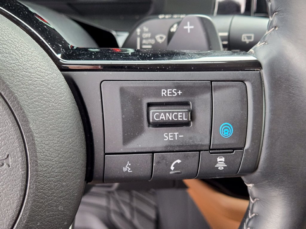Certified 2025 Nissan Pathfinder Platinum w/ Lighting Package (N93) FWD image 33