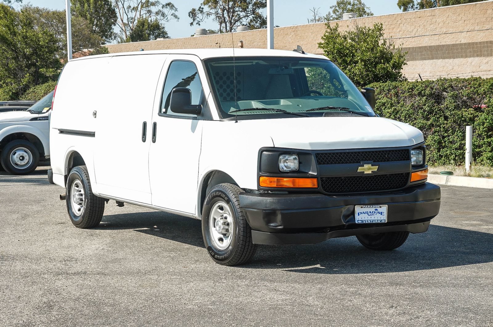 Used 2017 Chevrolet Express 3500 RWD image 3
