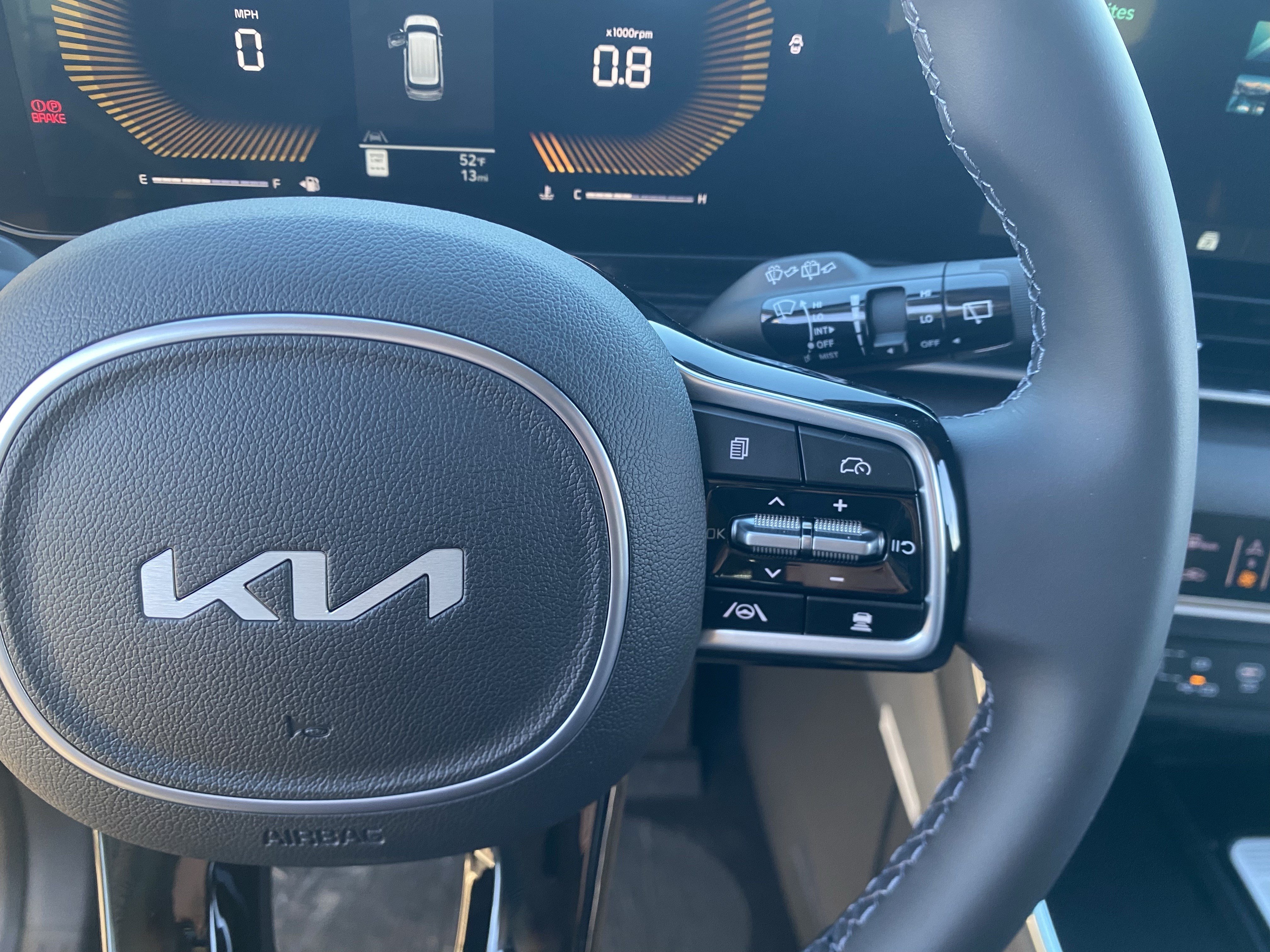 New 2026 Kia Carnival EX FWD image 23