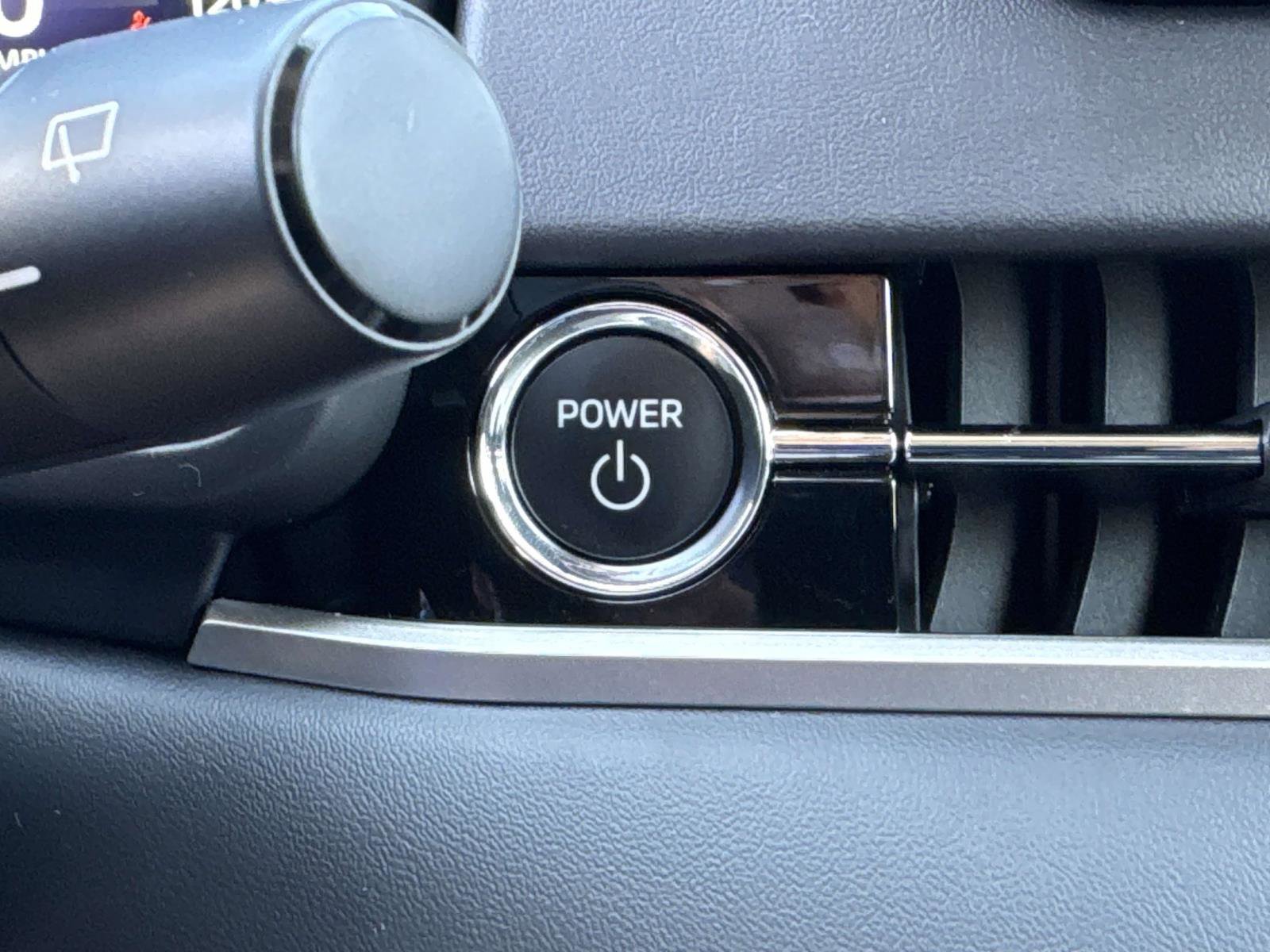 New 2025 Mitsubishi Outlander SE image 27