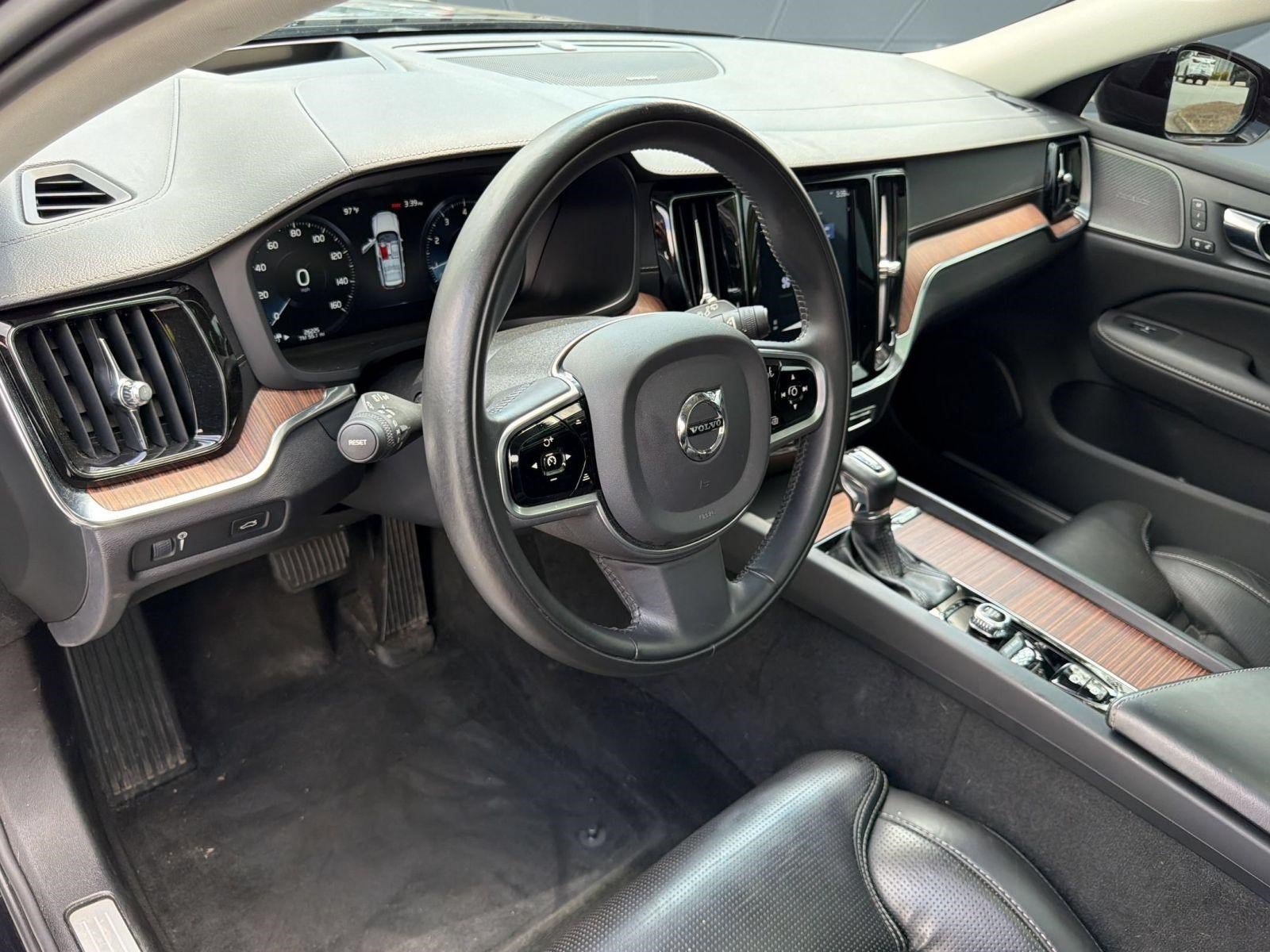 Used 2020 Volvo V60 T5 Cross Country w/ Protection Package Premier AWD/4WD image 4