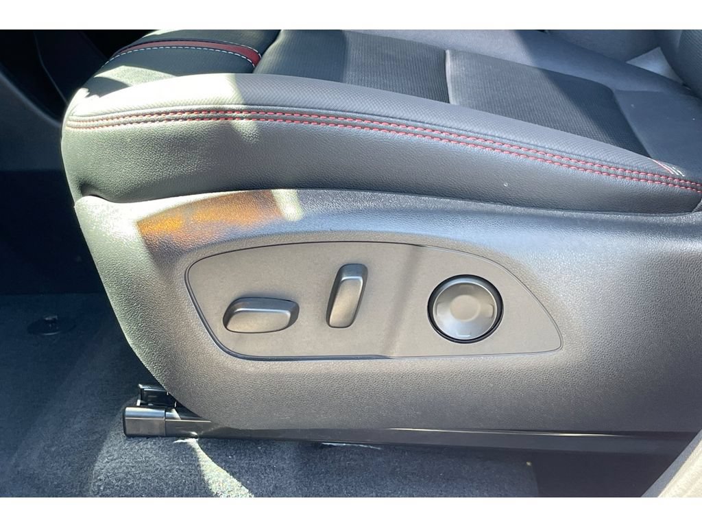 Used 2026 Chevrolet Traverse RS w/ LPO, Cargo Package FWD image 14