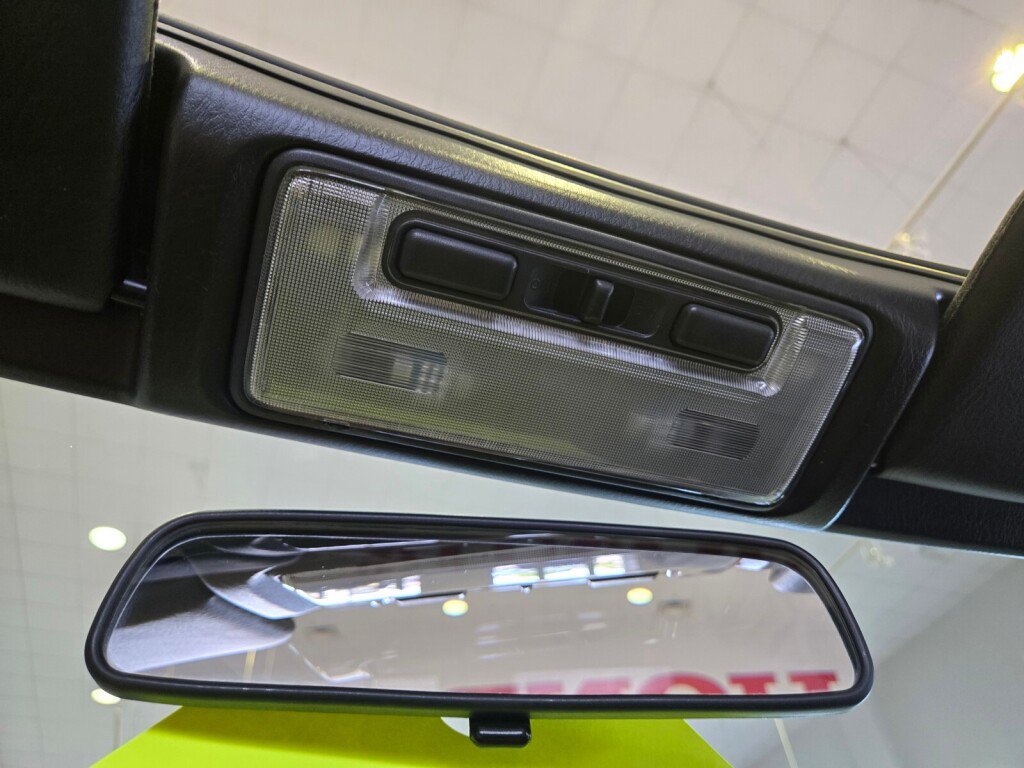 Used 2005 Honda S2000 image 25