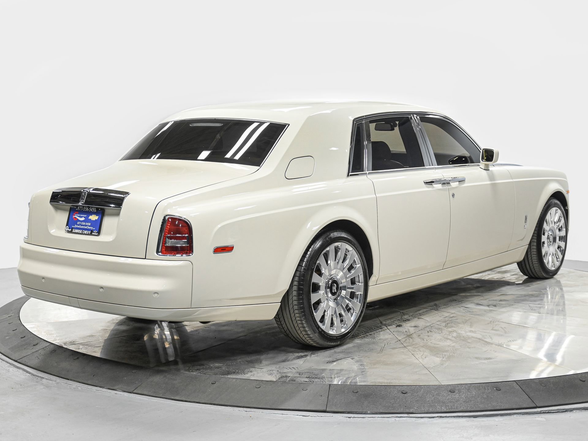 Used 2004 Rolls-Royce Phantom Sedan RWD image 6