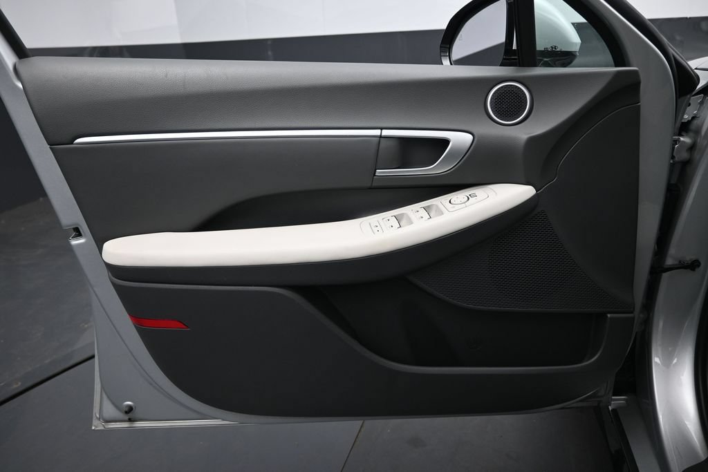 Certified 2025 Hyundai Sonata SEL FWD image 24