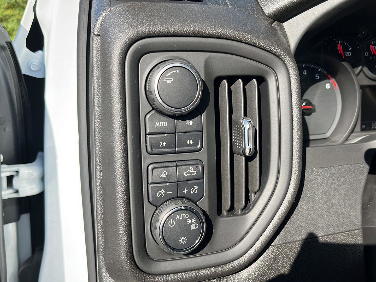 Used 2025 Chevrolet Silverado 2500 W/T w/ WT/CX Safety Package image 12