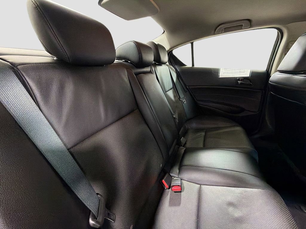 Used 2013 Acura ILX Hybrid w/ Technology Package FWD image 28