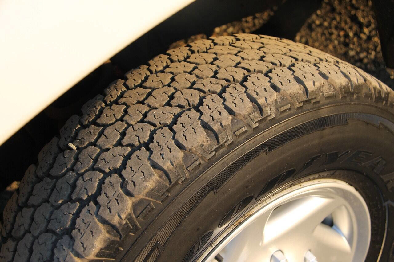 Used 2013 Ford E-250 and Econoline 250 E 250 3dr Cargo Van w/ PWR Group image 35