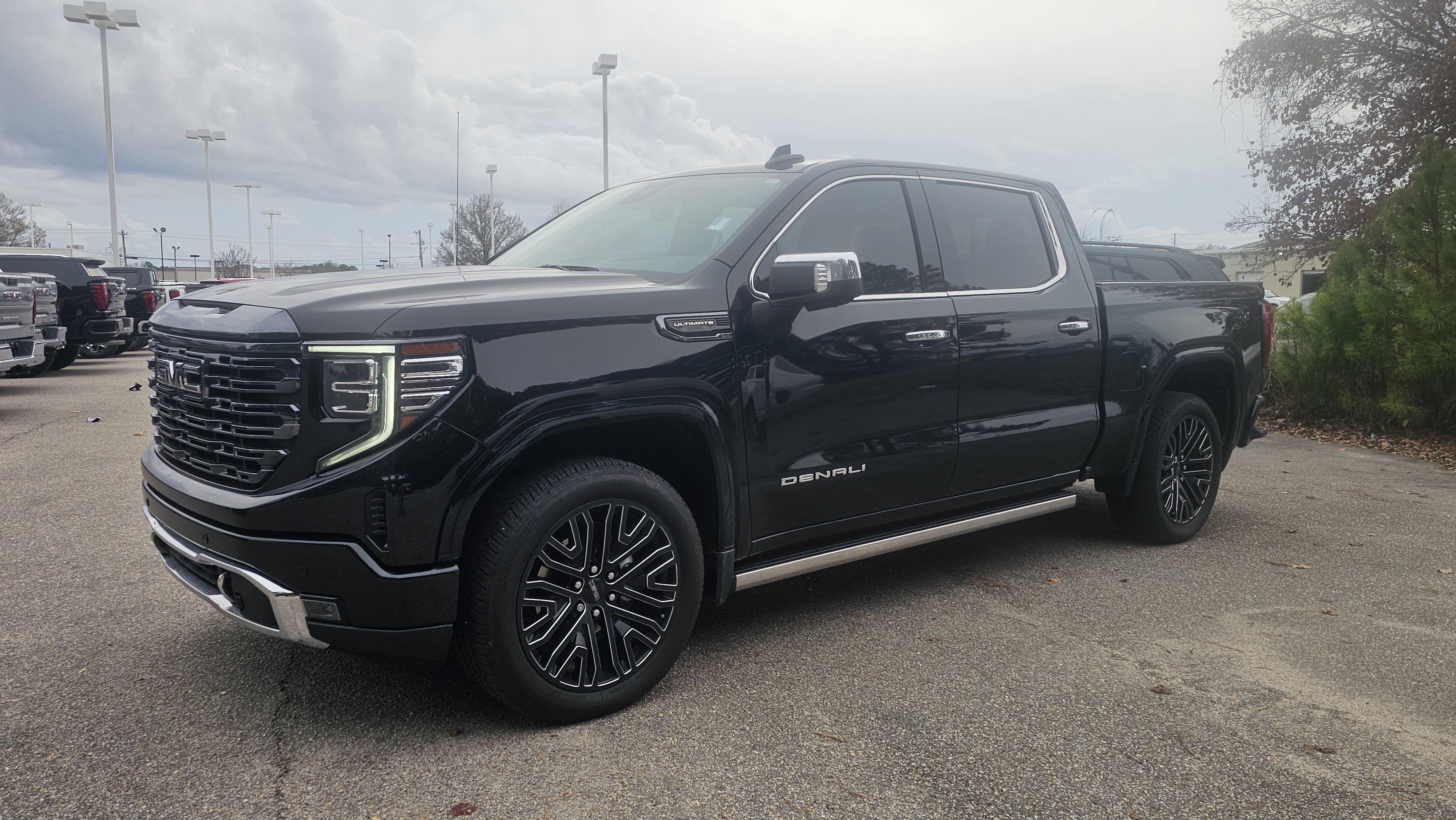 Used 2022 GMC Sierra 1500 Denali Ultimate image 3