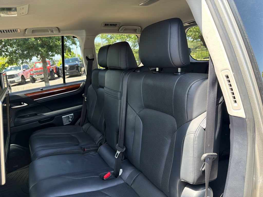 Used 2017 Lexus LX 570 4WD w/ Luxury Package image 37