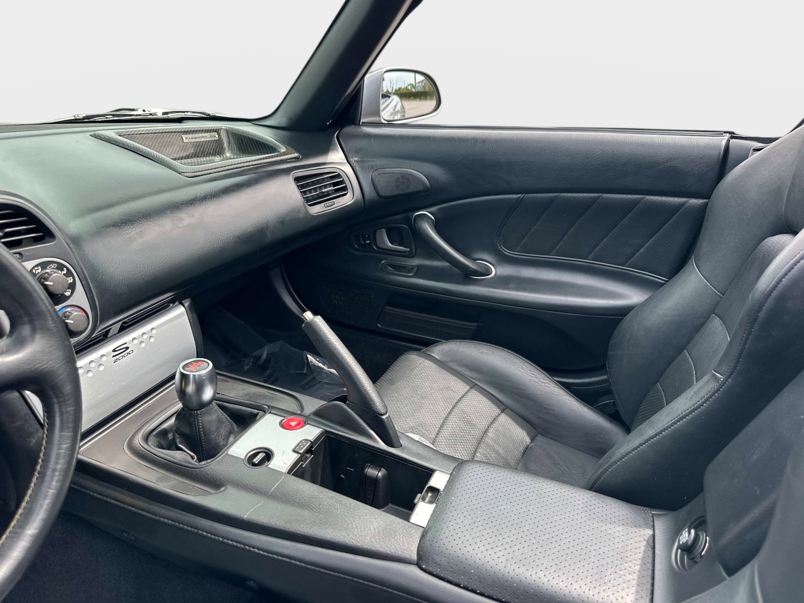 Used 2004 Honda S2000 image 16