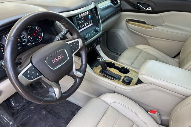 Used 2017 GMC Acadia Denali w/ Technology Package AWD/4WD image 10