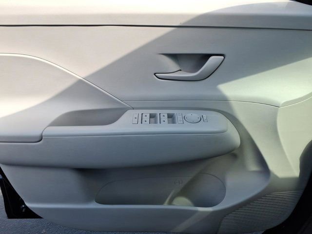 Used 2025 Hyundai Kona SEL FWD image 19