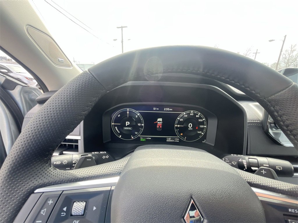 New 2025 Mitsubishi Outlander SE image 15