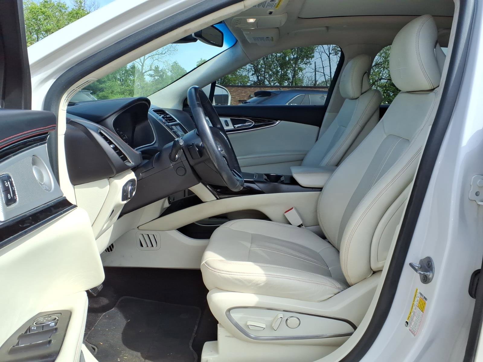 Used 2017 Lincoln MKX Black Label w/ Driver Assistance Package FWD image 13
