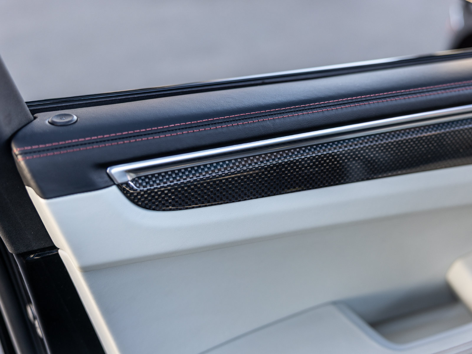 Certified 2024 Porsche Macan GTS AWD/4WD image 38