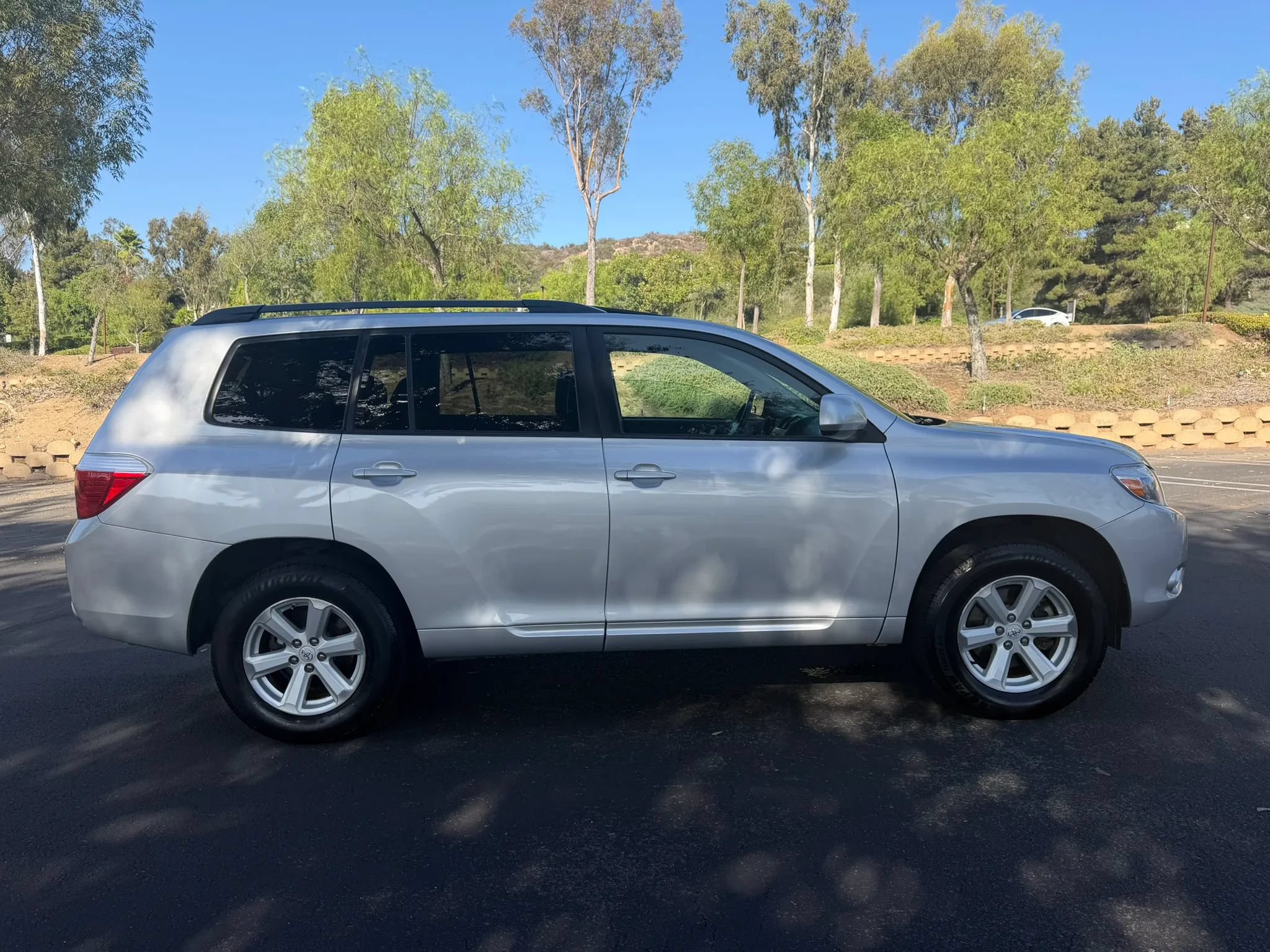 Used 2010 Toyota Highlander SE AWD/4WD image 6