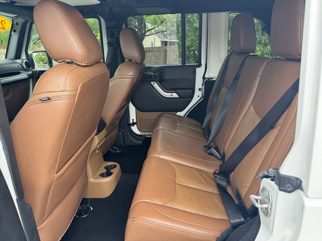 Used 2017 Jeep Wrangler Unlimited Sahara w/ Max Tow Package AWD/4WD image 18