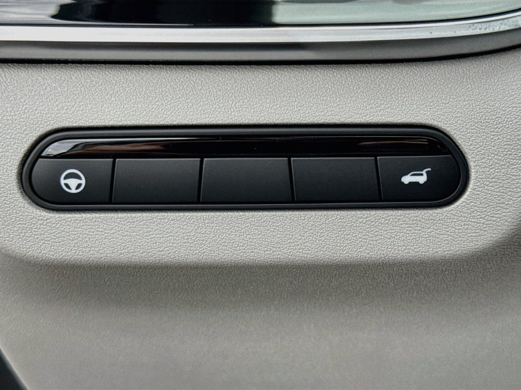 New 2027 INFINITI QX60 Luxe w/ Cargo Package FWD image 10