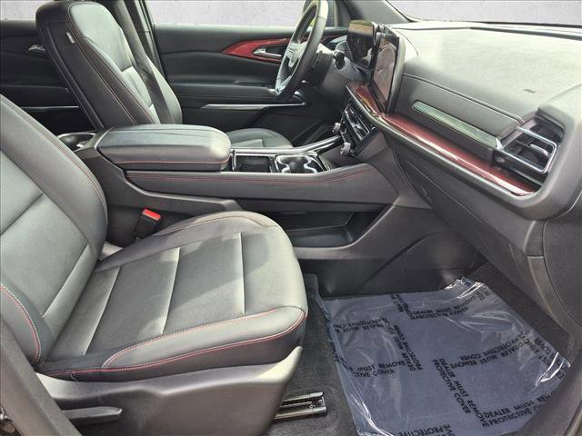 Used 2025 Chevrolet Traverse Z71 w/ Driver Confidence Package AWD/4WD image 23