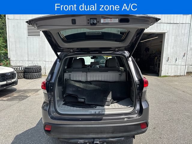 Used 2019 Toyota Highlander XLE AWD/4WD image 22