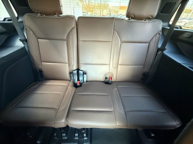 Used 2024 Chevrolet Tahoe High Country w/ Premium Package AWD/4WD image 16