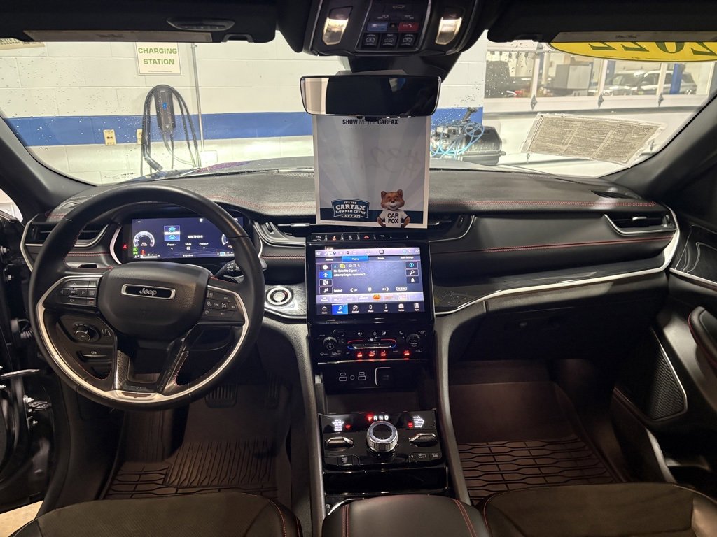 Used 2022 Jeep Grand Cherokee Trailhawk w/ Luxury Tech Group III image 11