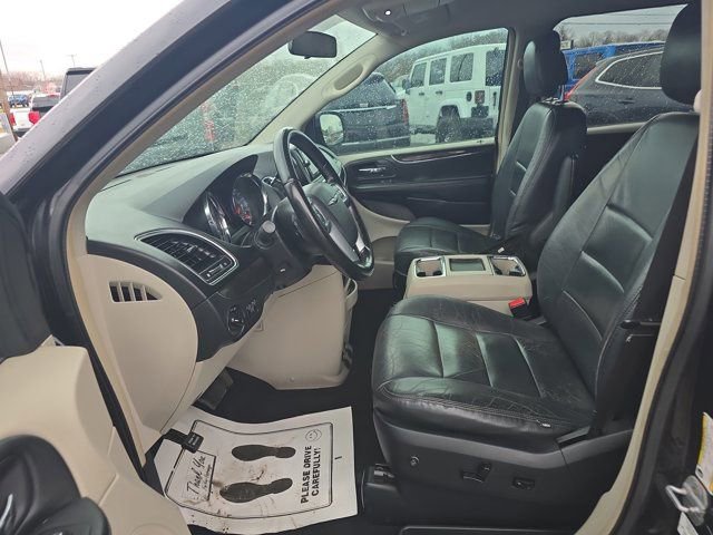 Used 2011 Chrysler Town & Country Touring FWD image 19