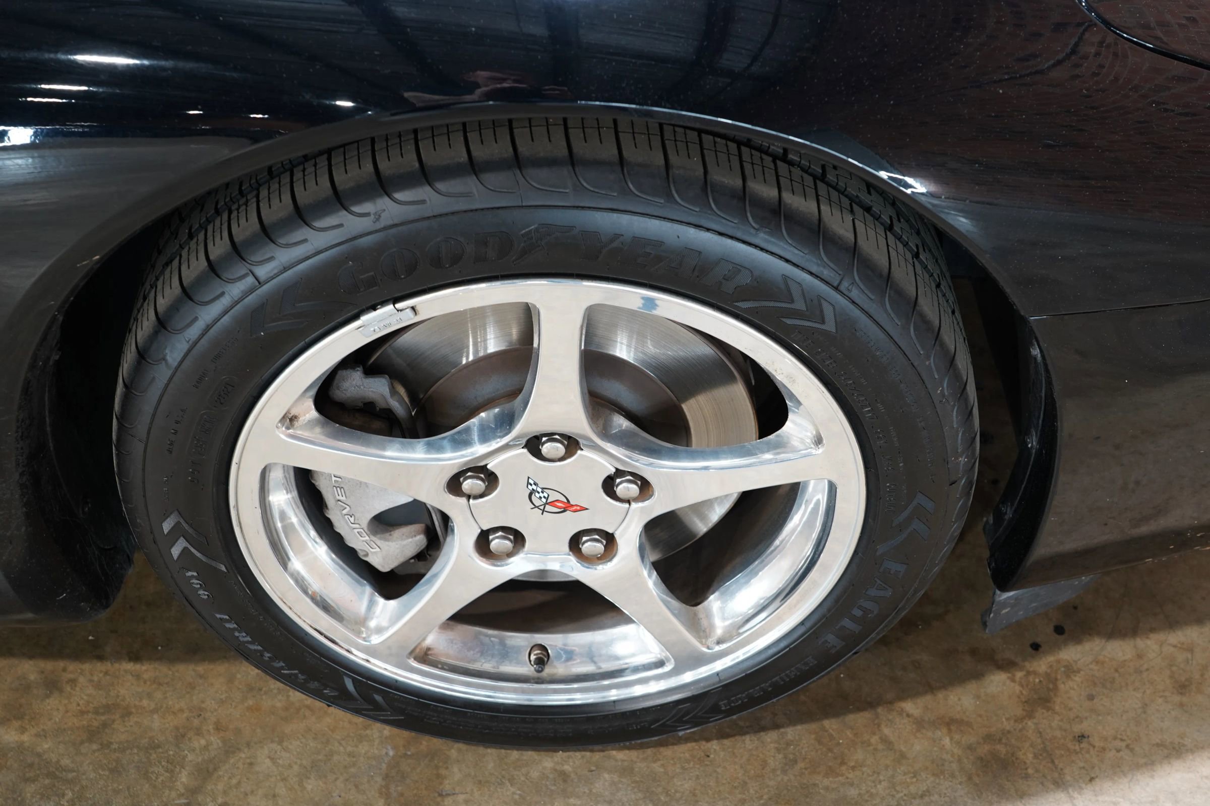 Used 2004 Chevrolet Corvette Convertible w/ Preferred Equipment Group image 40