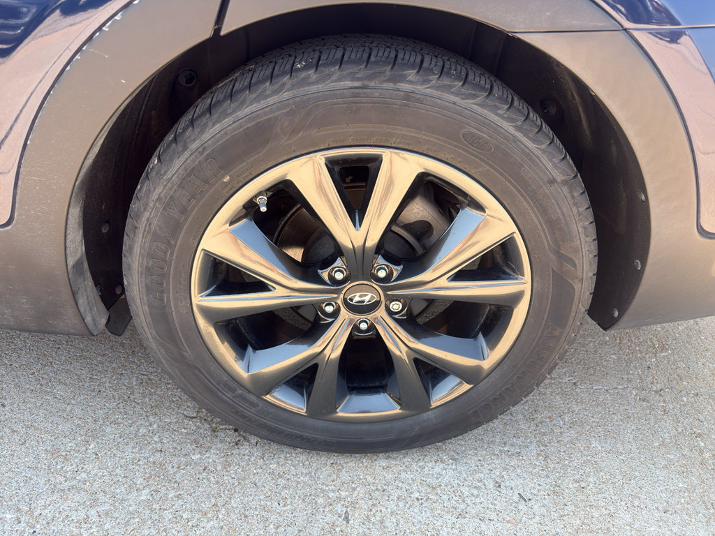 Used 2017 Hyundai Santa Fe FWD image 10