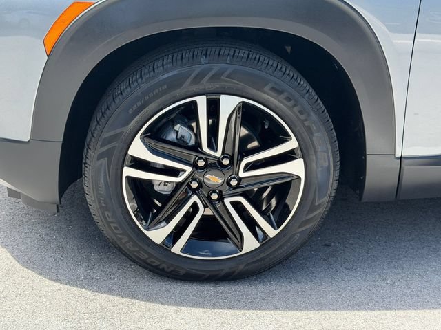 Used 2021 Chevrolet TrailBlazer LT w/ Convenience Package FWD image 9
