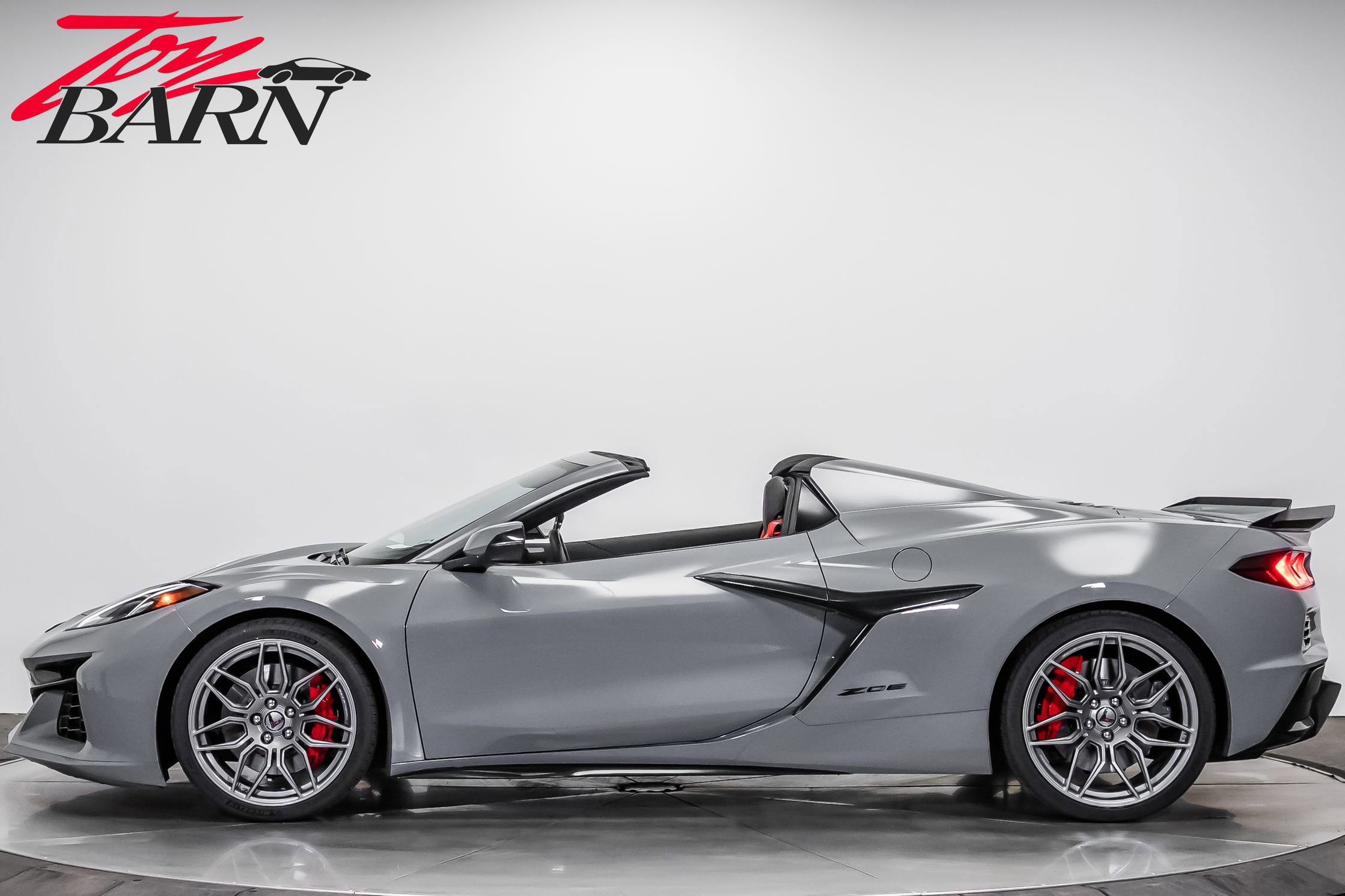 Used 2025 Chevrolet Corvette Z06 w/ Battery Protection Package RWD image 2