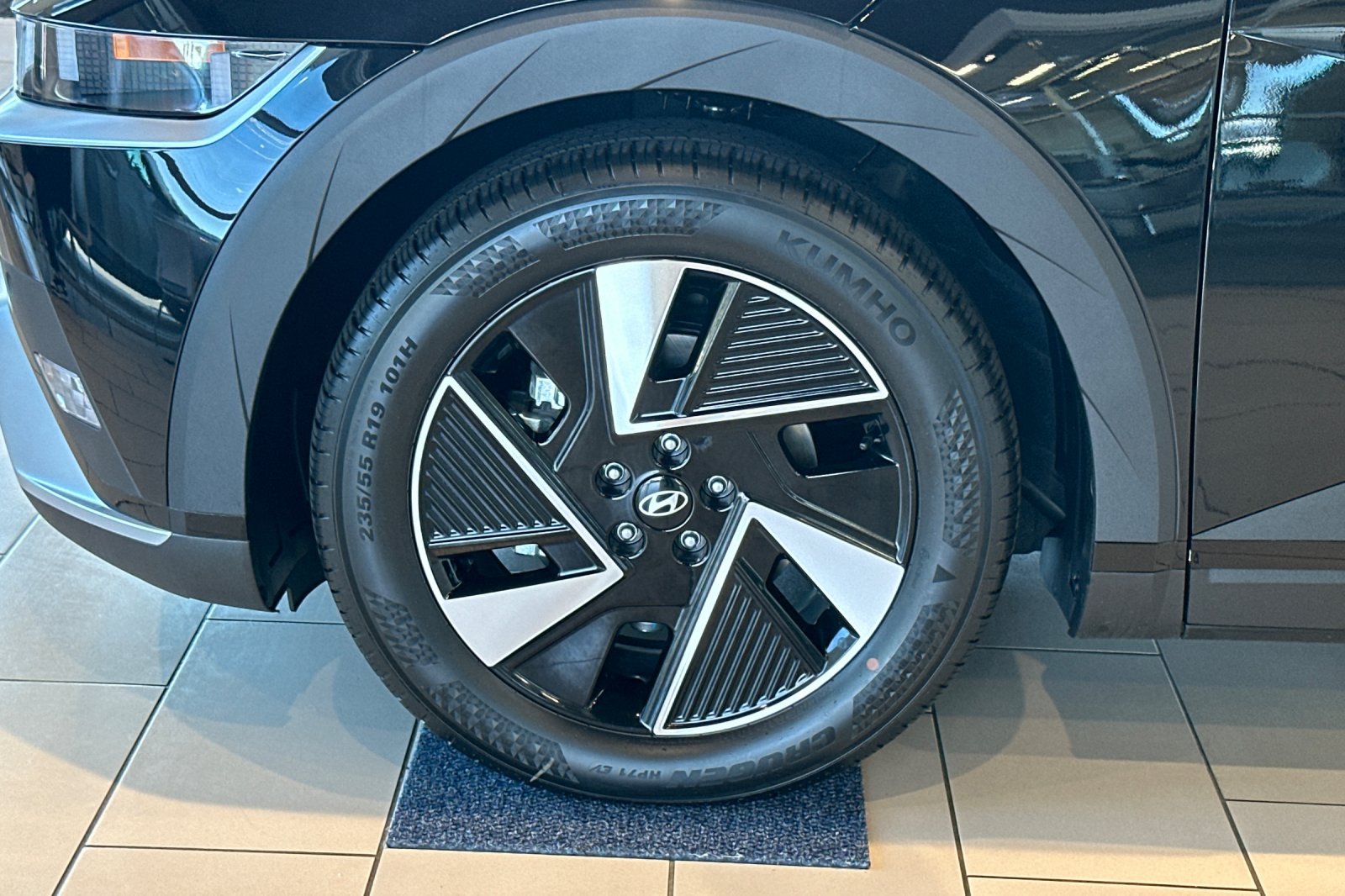 New 2026 Hyundai Ioniq 5 SE AWD/4WD image 24
