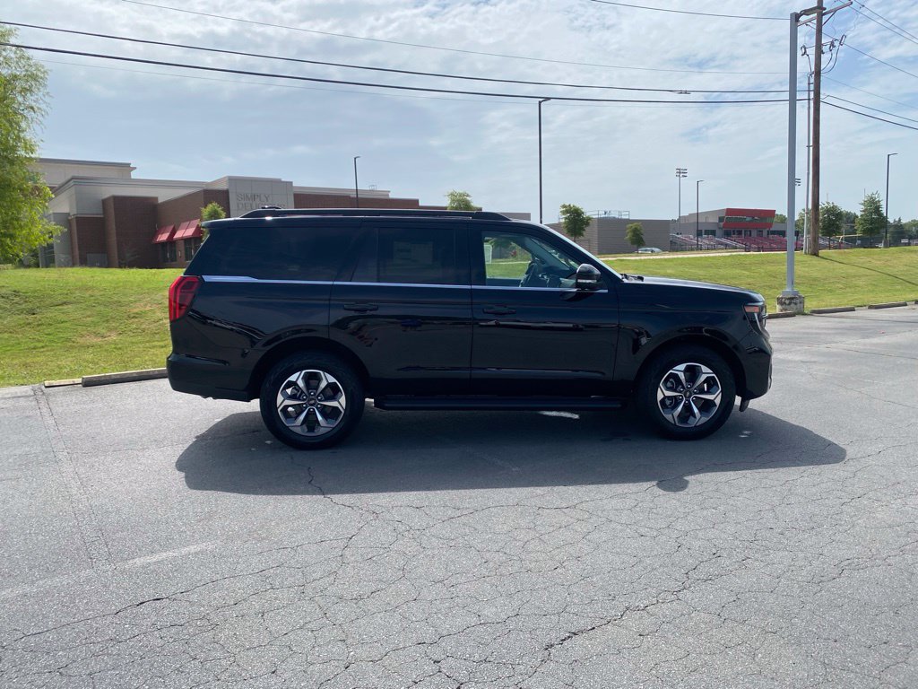 New 2027 Ford Expedition Active AWD/4WD image 8