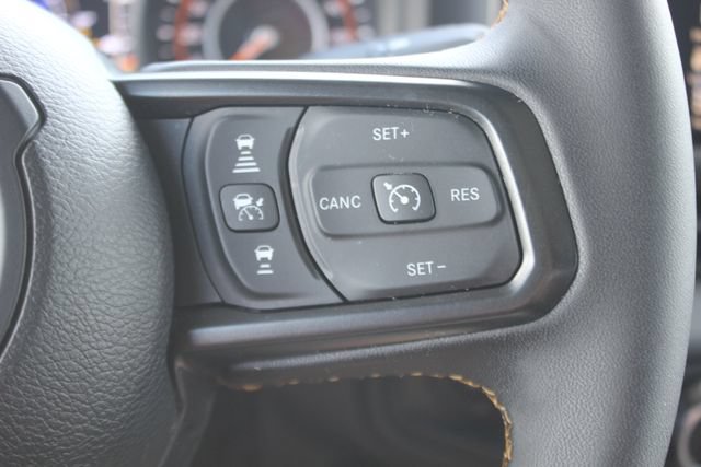 Used 2024 Jeep Gladiator Sport w/ Premium Package AWD/4WD image 17