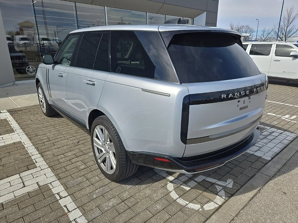 Used 2023 Land Rover Range Rover SE image 7