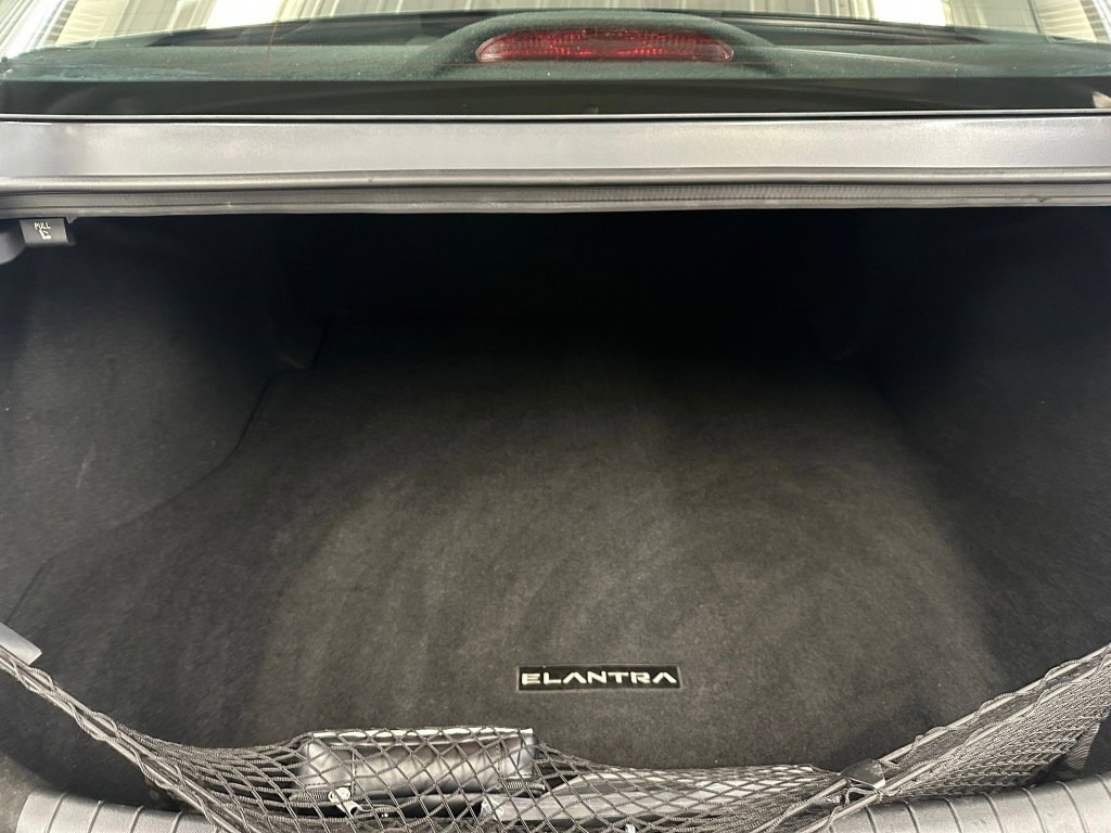 Used 2023 Hyundai Elantra SE image 18