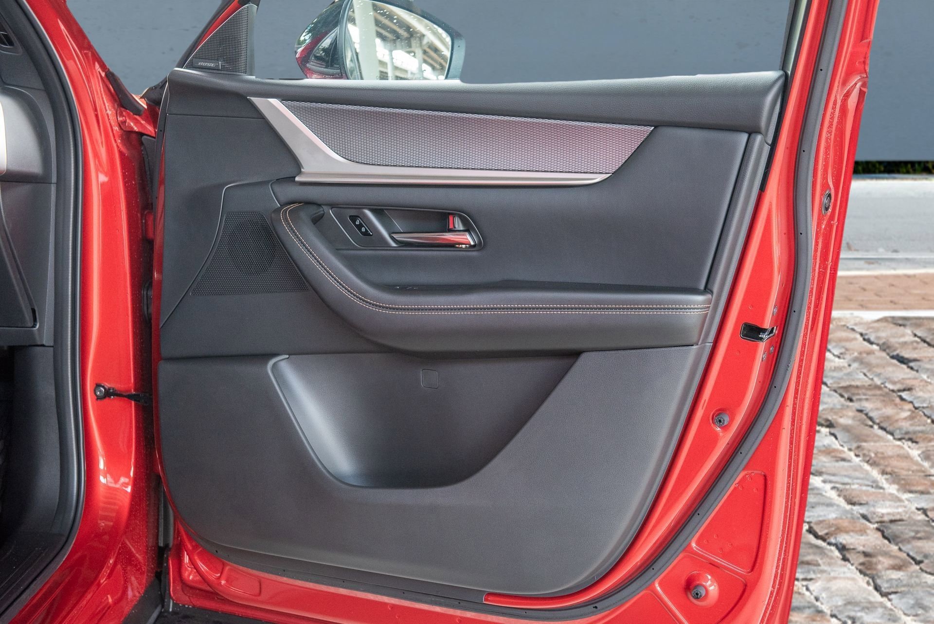 New 2025 MAZDA CX-70 Plug-In Hybrid w/ Premium Plus image 17