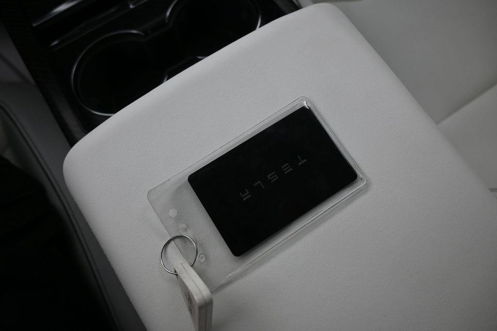 Used 2022 Tesla Model S Plaid AWD/4WD image 29