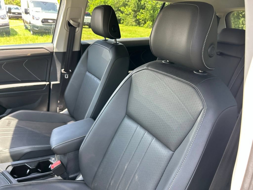 Certified 2023 Volkswagen Tiguan SE FWD image 21