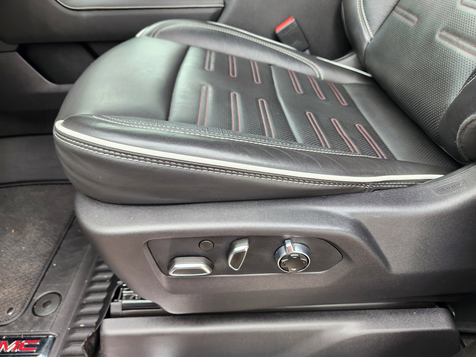 Used 2026 GMC Sierra 2500 AT4X AWD/4WD image 22