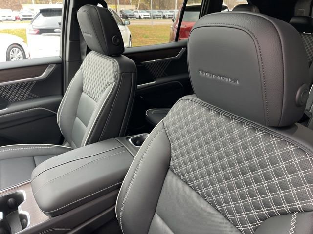 New 2026 GMC Acadia Denali w/ Super Cruise Package image 22