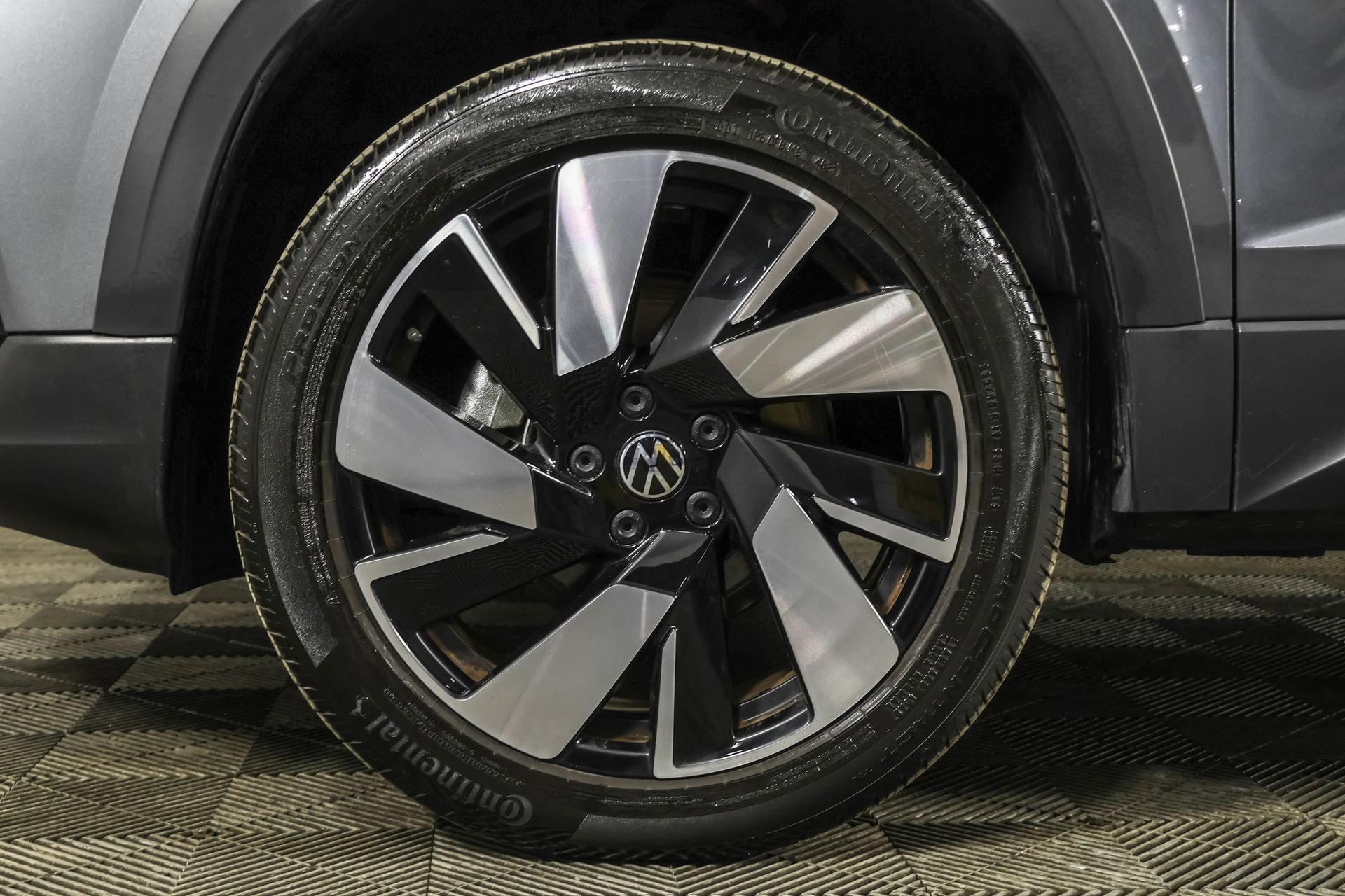 Used 2024 Volkswagen Taos SEL image 24
