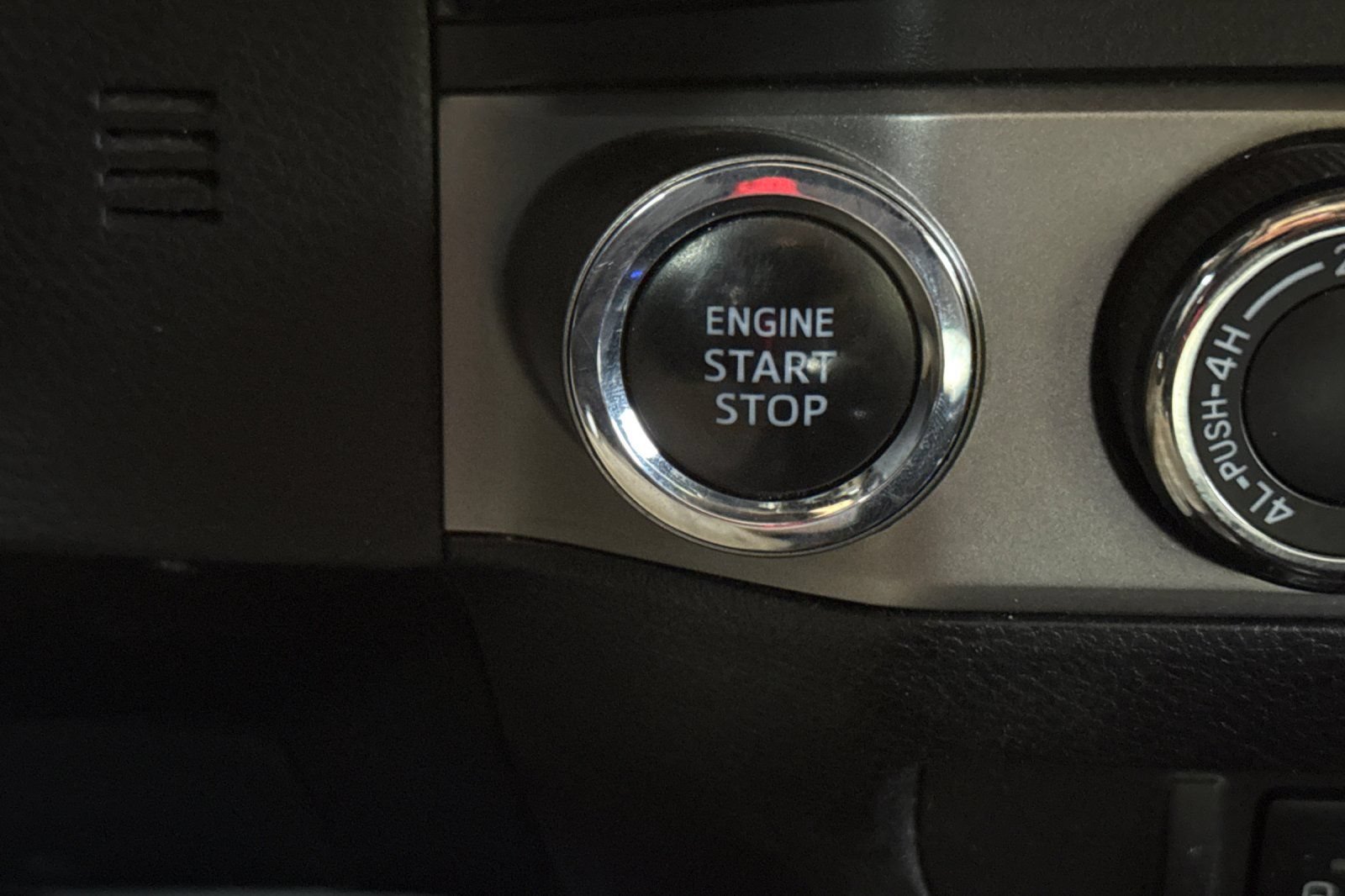 Used 2017 Toyota Tacoma Limited AWD/4WD image 29