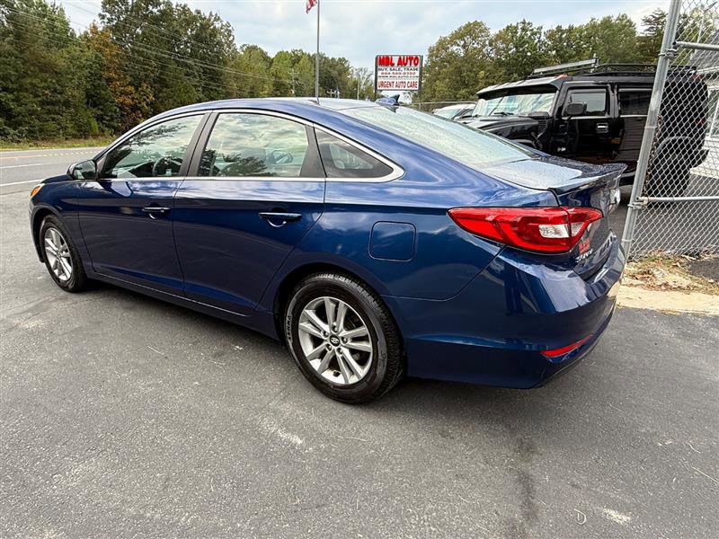 Used 2017 Hyundai Sonata SE image 3